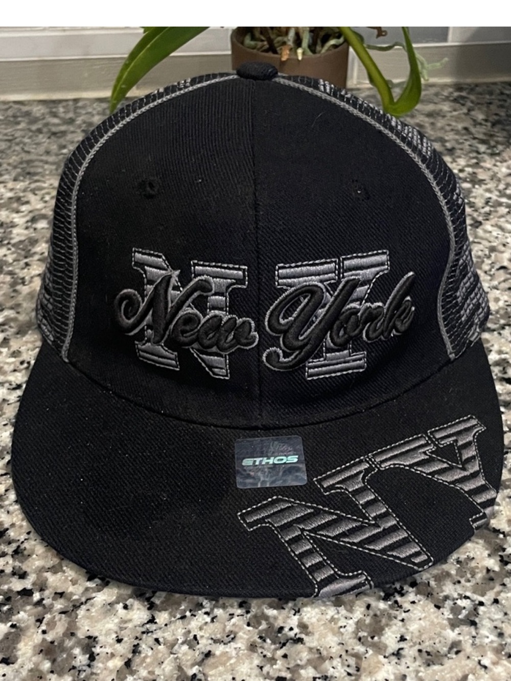 K&B New York Black Baseball Cap NY Embroidered Logo Strapback Hat Medium